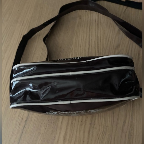 Robin Ruth Barcelona Brown Messenger Bag with Adjustable Strap and Urban Style - Picture 8 of 12